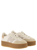 Hogan H698 Coole leren en suède sneakers met dikke zolen