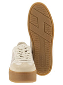 Hogan H698 Coole leren en suède sneakers met dikke zolen