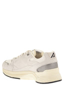 Zapatillas Autry Hyperway de ante y malla