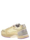 Baskets Autry Hyperway en daim et en mesh