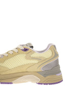 Baskets Autry Hyperway en daim et en mesh