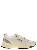 Autry Hyperway Sneakers
