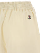 Pantalones cortos de algodón Moncler con parche de logotipo