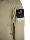 Giacca con cappuccio antivento di Stone Island con antidrive
