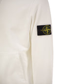 هوديي Stone Island مع شارة Stone Island
