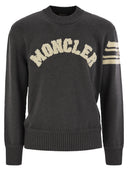 자수 모노그램을 가진 Moncler Wool 점퍼