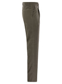 Brunello Cucinelli Freizeit -Fit -Hosen im Kleidungsstück gefärbt Baumwollcord mit Darts