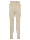Brunello Cucinelli Grement Dyed Leisure Fit pantalon dans American Pima Comfort Cotton avec des plis