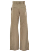 Brunello Cucinelli Ergonomische lose Hose in Baumwolle und Leinen vertuschen