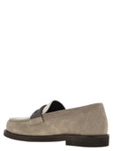 Brunello Cucinelli Suede Moccasin med dyrbar klämma