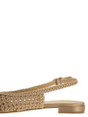 Stuart Weitzman Slingback-Flats aus gewebtem Satin mit spitzer Zehenpartie
