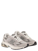 New Balance U2010 Trainers With Side Logo