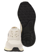 Autry Reelwind suede en technische textieltrainer