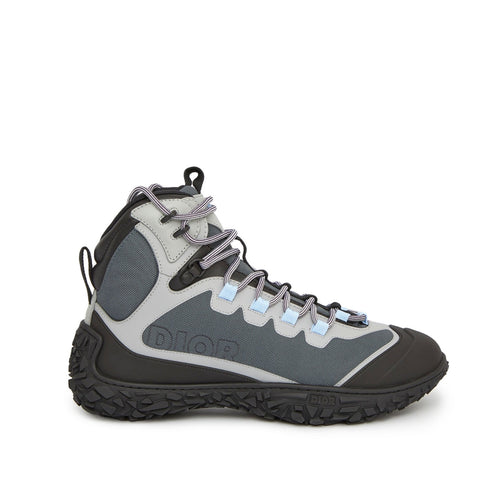 Stivale alla caviglia escursionistica. S