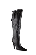 Saint Laurent zebrał buty