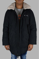 قبالة معطف أبيض