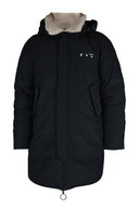 قبالة معطف أبيض