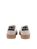Veja V 82 가죽 퓨어 칼캐이어 블랙