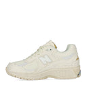 Sneaker New Balance Abzorb 2002 R di colore bianco sporco