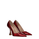 Damski patent Stuart Weitzman Décolleté Xcurve w kolorze czerwono-czerwonym