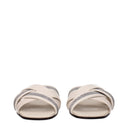 Brunello Cucinelli Mujers Chanclas y zuecos de cuero beige