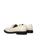 Chloé Mujers Mocasines de piel beige/cáscara de huevo