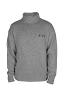 Av hvit turtleneck -genser
