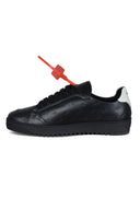 Fuori da scarpe da ginnastica vulcanizzata bassa bianca