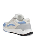 Off White "dà il via alle scarpe da ginnastica