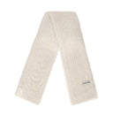 الوقوف الاستوديو Raena قبالة وشاح وايت