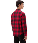Woolrich Madras revisa la camisa roja y negra