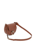 클로이 아를레 인 크로스 바디 백