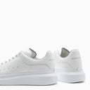 أحذية رياضية بيضاء كبيرة الحجم للرجال من Alexander Mc Queen