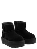 UGG Classic Mini Platform -Knöchelstiefel mit Plattform