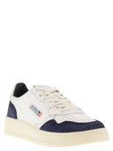 Medaglia auttry sneaker basse in pelle di capra e pelle scamosciata