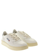 Autry Medalist Low Leather Sneakers