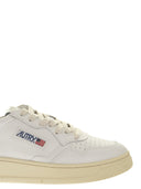 Autry Medalist Low Leather Sneakers