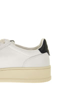 Autry Medalist Low Leather Sneakers