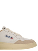 Autry Medalist Low Leather Sneakers