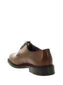 Derby lucido di Shannon in chiesa