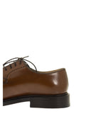 Derby lucido di Shannon in chiesa