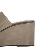 Brunello Cucinelli suede wiggen met kostbare welt