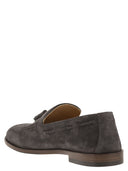 Mococcas in pelle scamosciata di Brunello Cucinelli con nappe