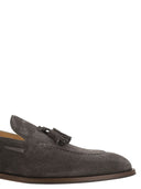 Mococcas in pelle scamosciata di Brunello Cucinelli con nappe