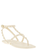Sandalia de tanga Stuart Weitzman Pearlita con perlas