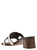 Sandalia de tacón de cuero de Tod